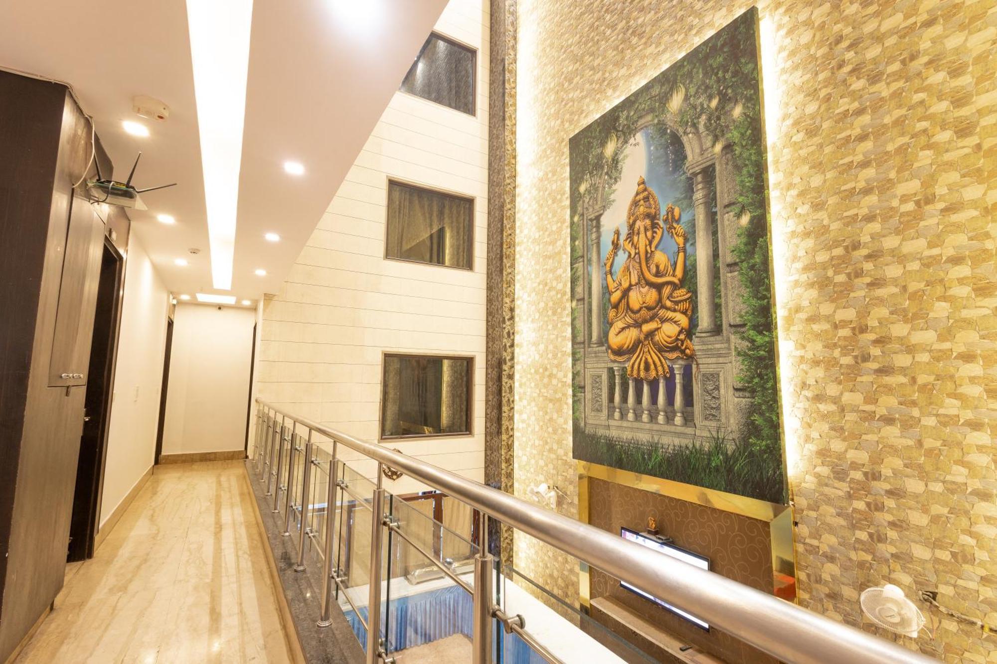 Hotel Gold Souk - Karol Bagh Дели Экстерьер фото
