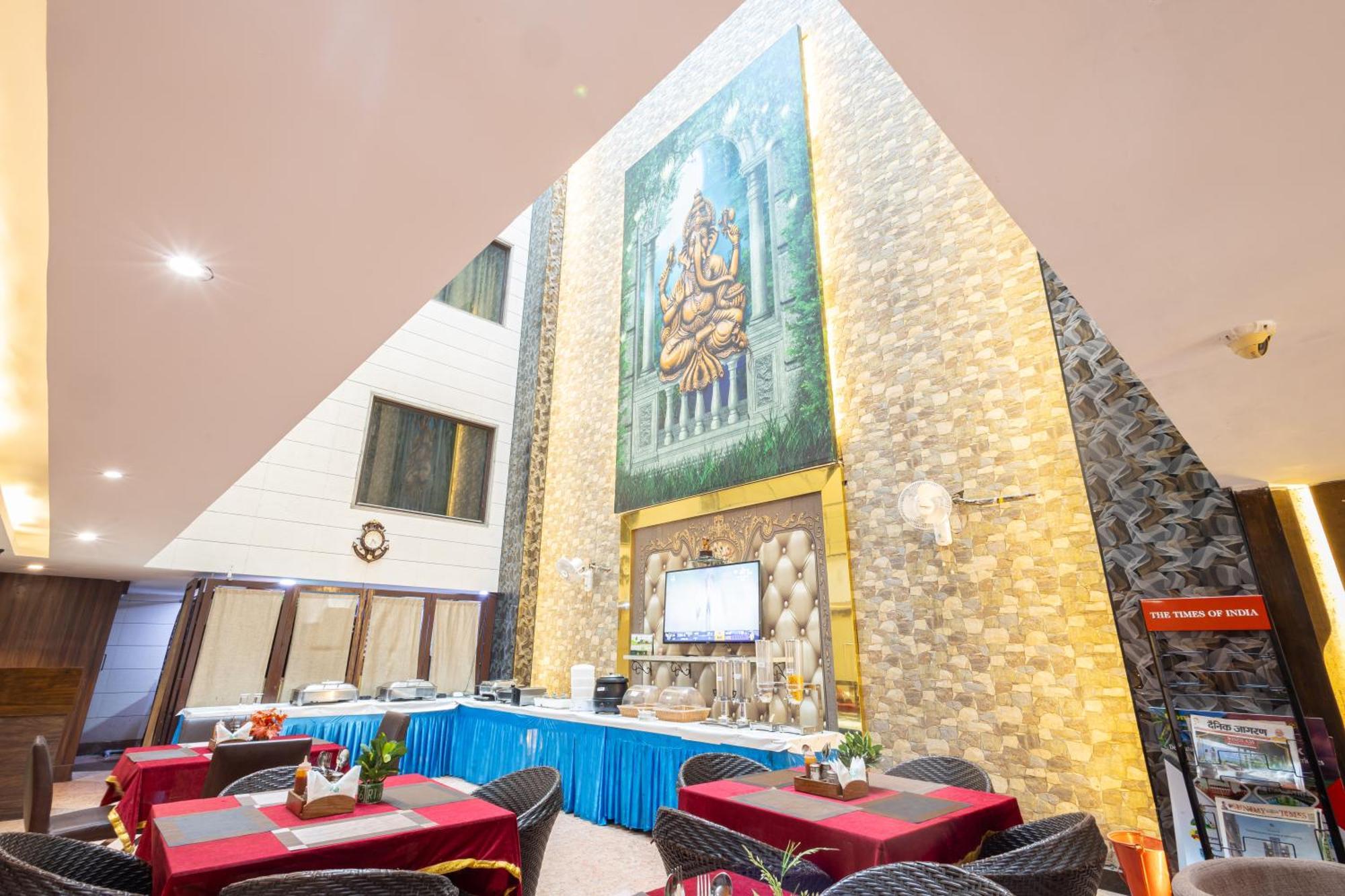 Hotel Gold Souk - Karol Bagh Дели Экстерьер фото