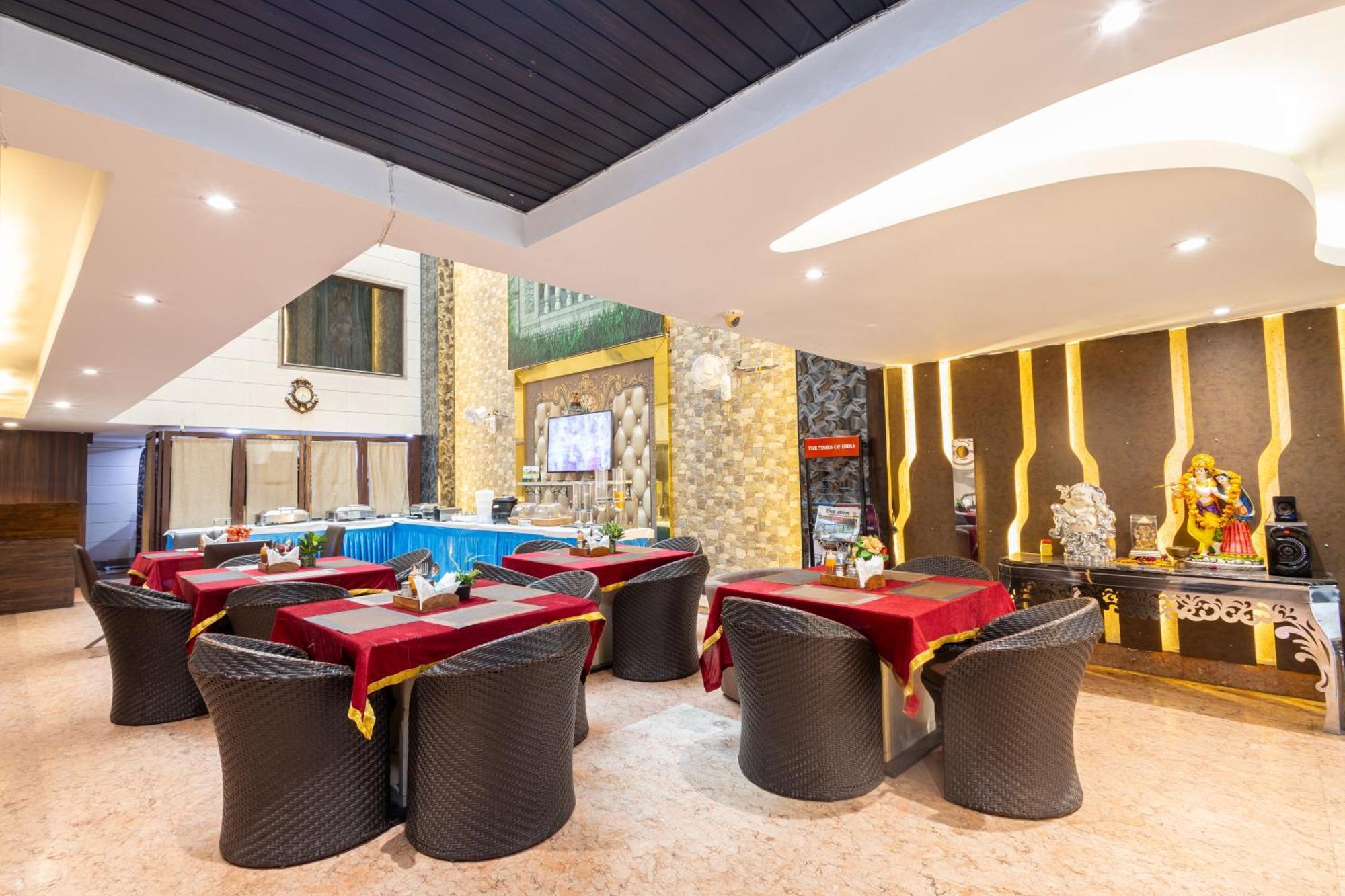 Hotel Gold Souk - Karol Bagh Дели Экстерьер фото