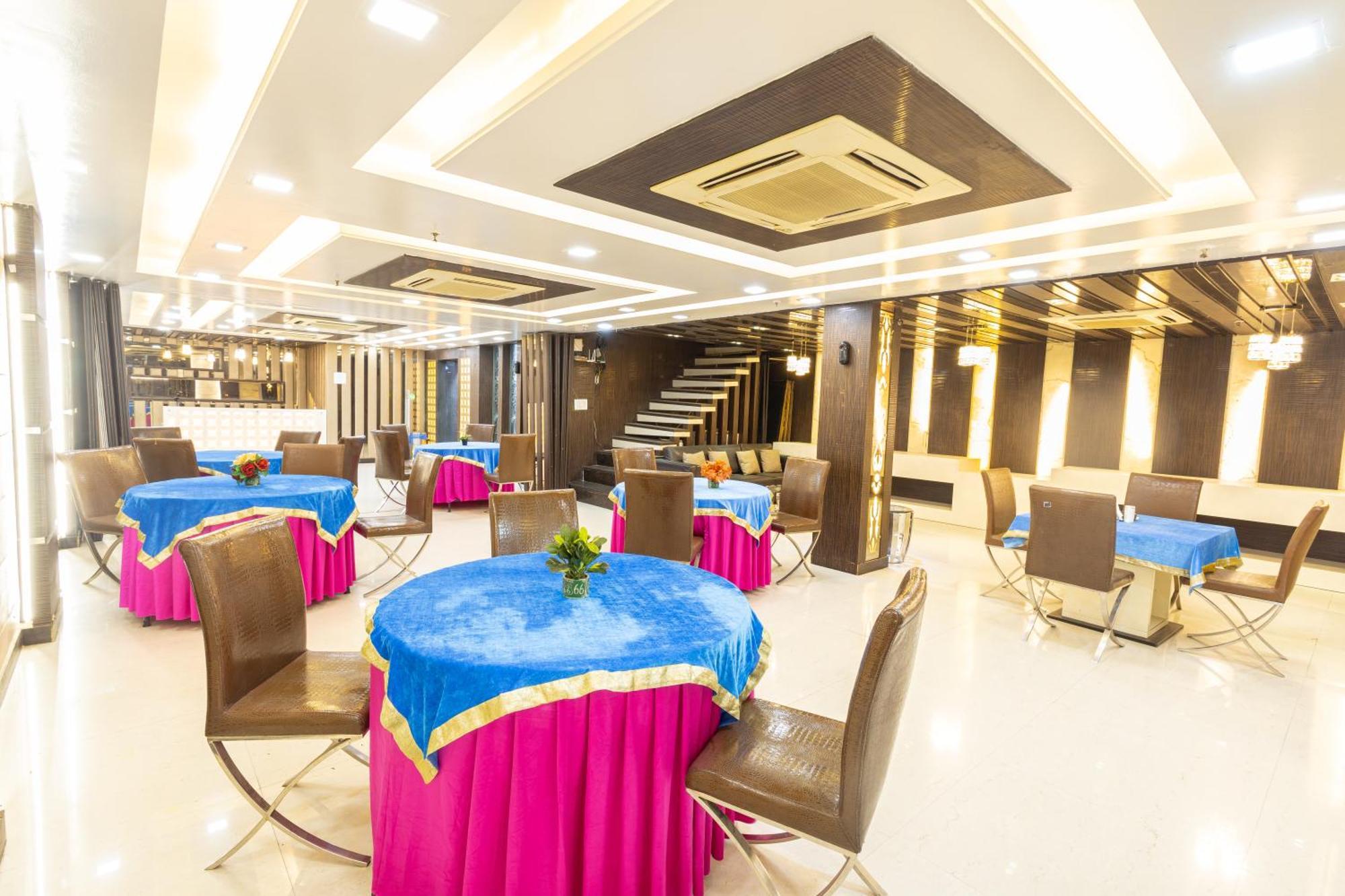Hotel Gold Souk - Karol Bagh Дели Экстерьер фото