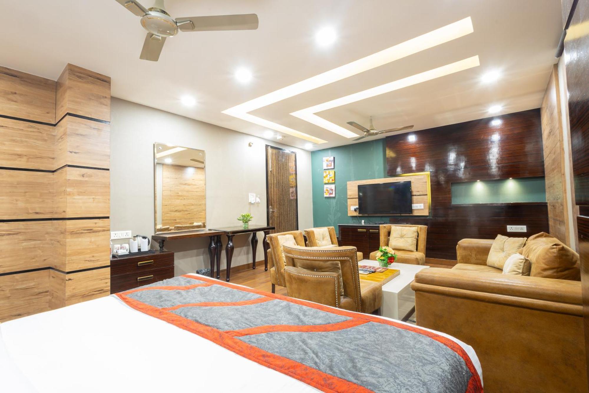 Hotel Gold Souk - Karol Bagh Дели Экстерьер фото
