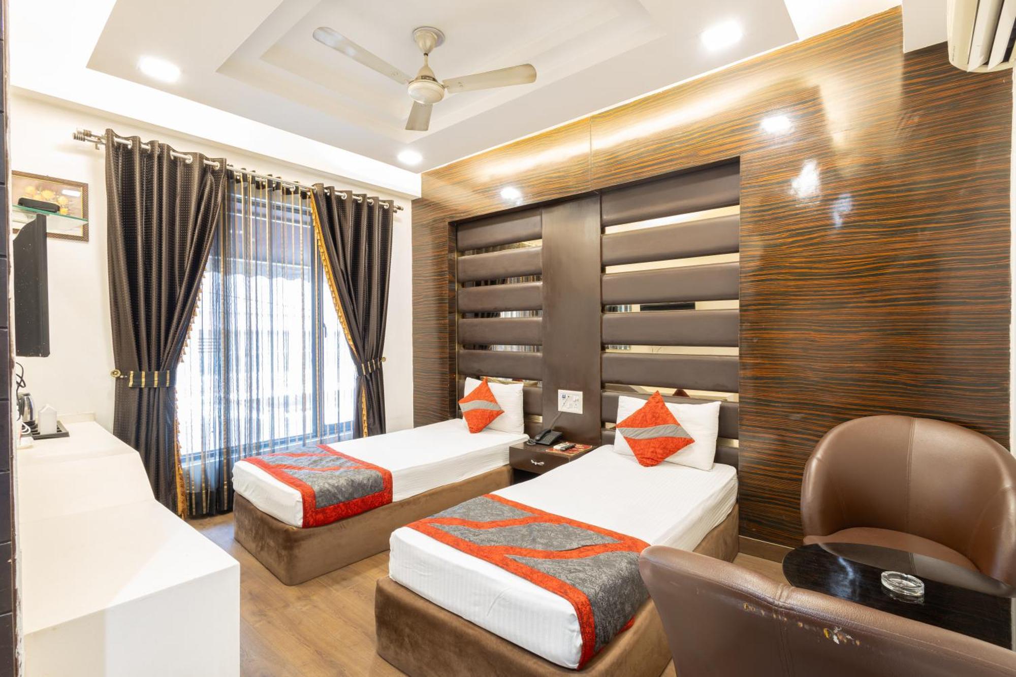 Hotel Gold Souk - Karol Bagh Дели Экстерьер фото