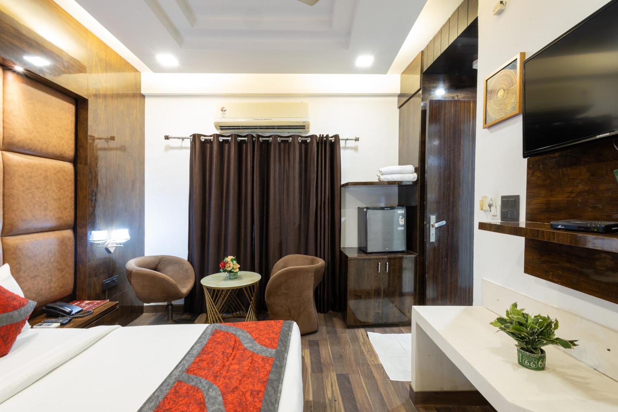 Hotel Gold Souk - Karol Bagh Дели Экстерьер фото