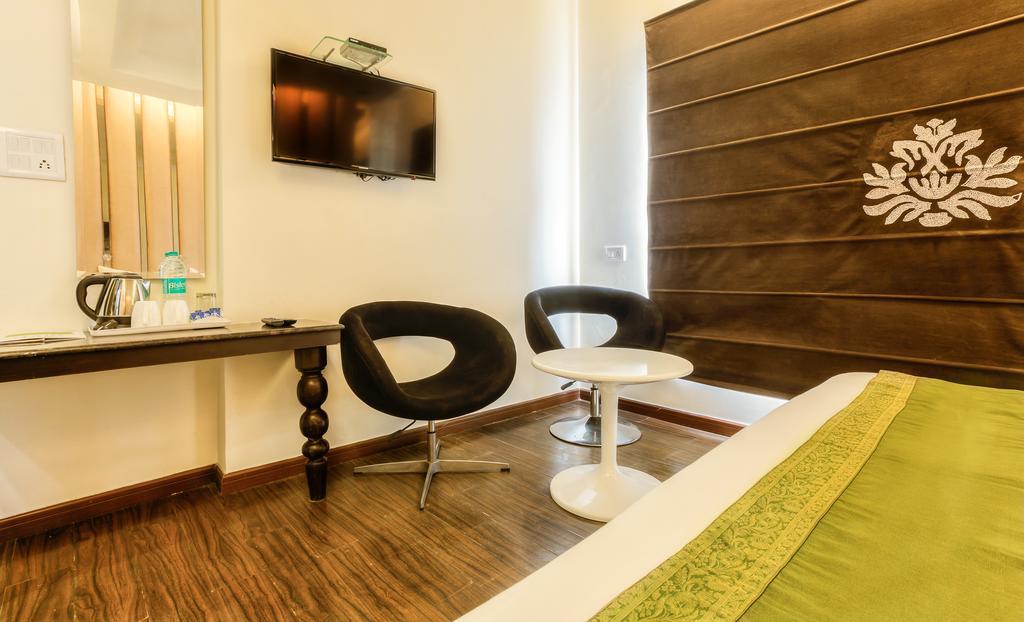 Hotel Gold Souk - Karol Bagh Дели Экстерьер фото