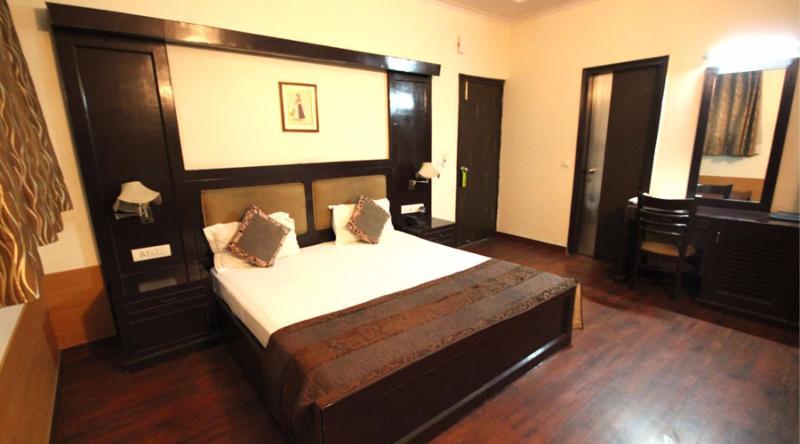 Hotel Gold Souk - Karol Bagh Дели Экстерьер фото