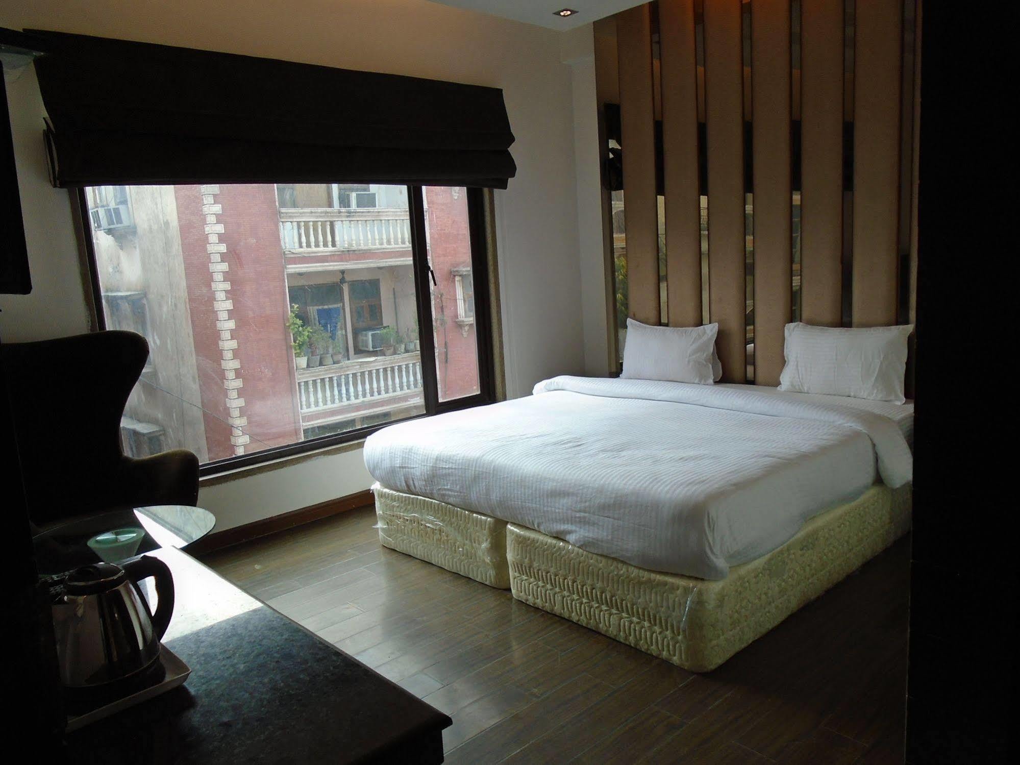 Hotel Gold Souk - Karol Bagh Дели Экстерьер фото