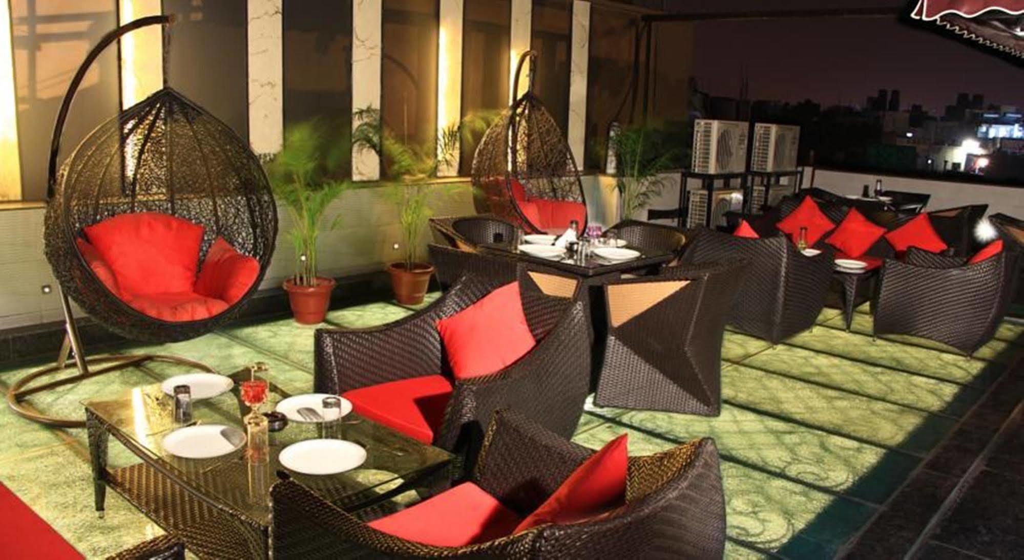 Hotel Gold Souk - Karol Bagh Дели Экстерьер фото
